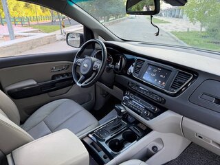 2017 Kia Carnival III, чёрный, 2200000 рублей, вид 4