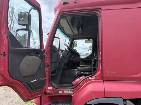 2011 Renault Premium, красный, 2000000 рублей, вид 5