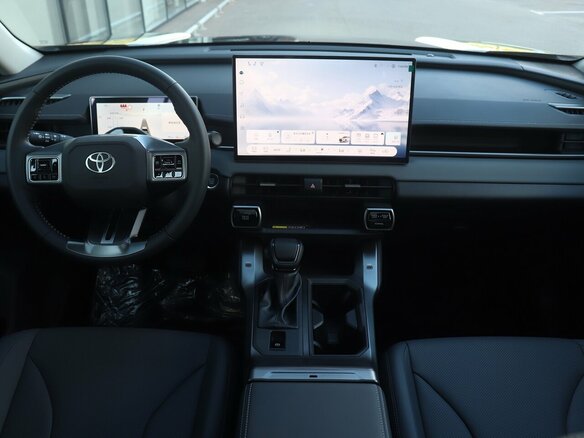 2026 Toyota RAV4 VI (XA60), чёрный - вид 6