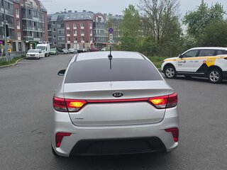 2020 Kia Rio IV, серый, 1400000 рублей, вид 3