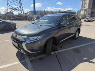 2019 Mitsubishi Outlander III Рестайлинг 3, серый, 2150000 рублей, вид 1