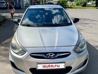 2013 Hyundai Solaris I, серебристый, 820000 рублей, вид 1