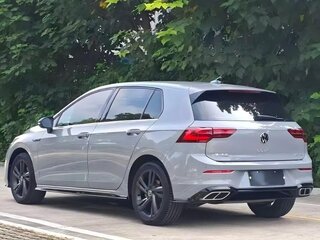 2022 Volkswagen Golf VIII, серый, 1990000 рублей, вид 5