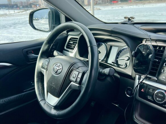2014 Toyota Highlander III (XU50), чёрный, 3400000 рублей - вид 11