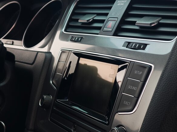 2013 Volkswagen Golf VII, красный, 1250000 рублей - вид 11