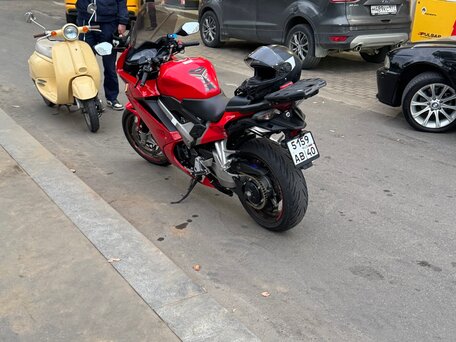 2014 Honda VFR 800, красный, 750000 рублей, вид 1