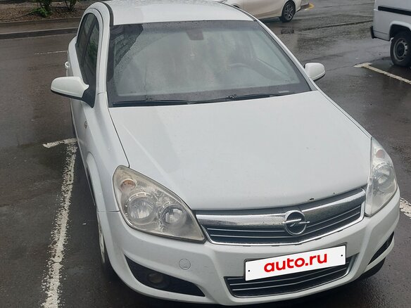 2009 Opel Astra H Рестайлинг, белый, 350000 рублей - вид 1