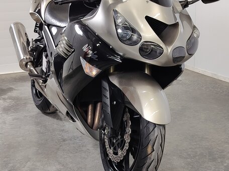 2010 Kawasaki ZX-14R, серый, 579000 рублей, вид 2
