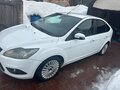 2010 Ford Focus II Рестайлинг, белый, 650000 рублей - вид 4