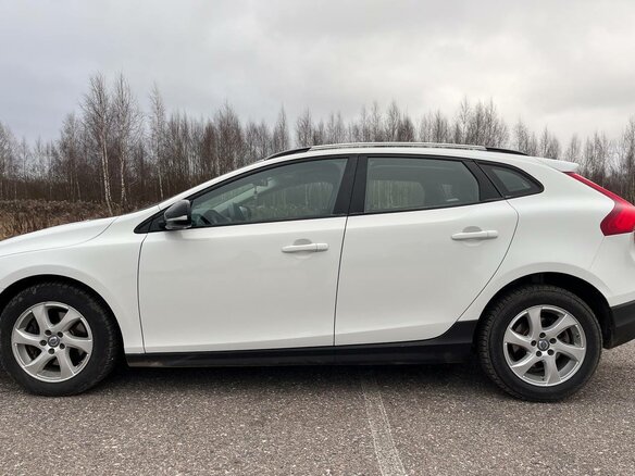 2014 Volvo V40 Cross Country I, белый, 1390000 рублей - вид 4