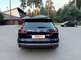 2020 Volkswagen Touareg III, чёрный, 4650000 рублей, вид 4
