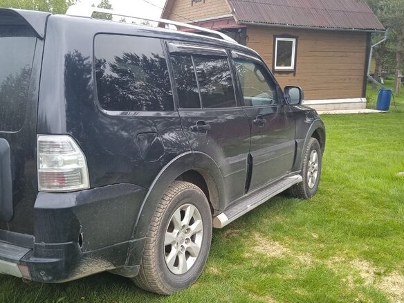 2011 Mitsubishi Pajero IV, чёрный, 1700000 рублей - вид 3
