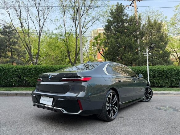 2023 BMW i7 eDrive50 I (G70), серый, 10293700 рублей - вид 1