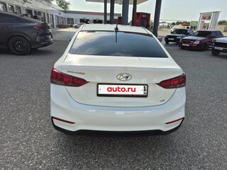 2017 Hyundai Solaris II, белый, 750000 рублей, вид 3