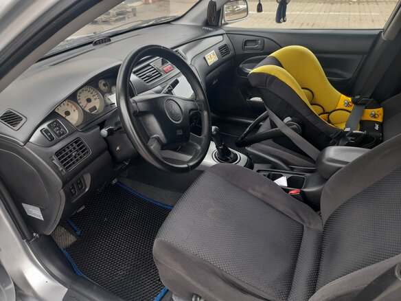 2005 Mitsubishi Lancer IX Рестайлинг, серебристый, 320000 рублей - вид 8