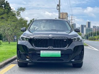 2025 BMW iX1 eDrive 25L, чёрный, 3985700 рублей, вид 2
