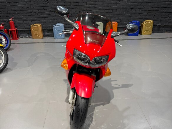 2000 Honda VFR 800, красный, 395000 рублей - вид 11