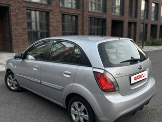 2010 Kia Rio II Рестайлинг, серебристый, 820000 рублей, вид 4