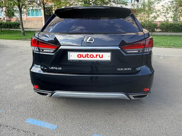 2021 Lexus RX 300 IV Рестайлинг, чёрный, 5850000 рублей - вид 1