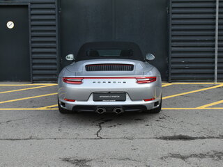 2017 Porsche 911 Carrera 4S VII (991) Рестайлинг, серебристый, 11000000 рублей, вид 4