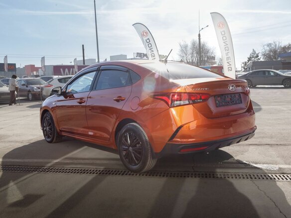 2021 Hyundai Solaris II Рестайлинг, оранжевый, 1245000 рублей - вид 6