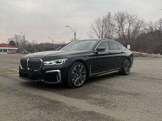 2021 BMW 7 серии Long 740Li VI (G11/G12) Рестайлинг, чёрный, 8300000 рублей, вид 3
