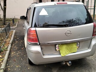 2011 Opel Zafira B Рестайлинг, коричневый, 550000 рублей, вид 4