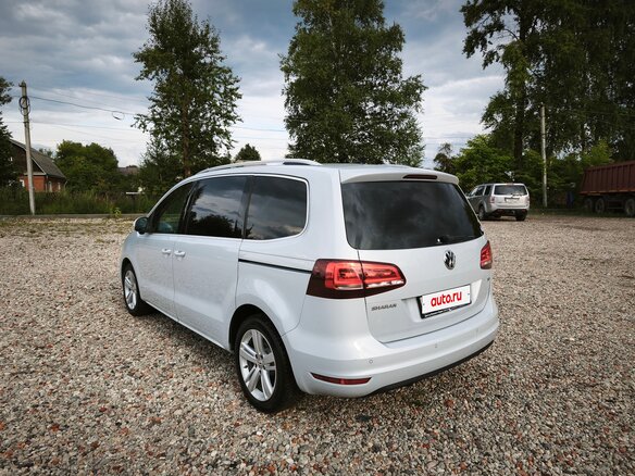 2017 Volkswagen Sharan II Рестайлинг, серый, 1700000 рублей - вид 5