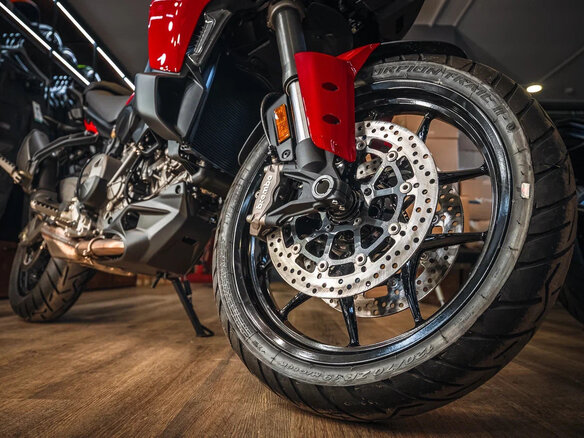 2026 Ducati Multistrada V2, красный, 2490000 рублей - вид 11