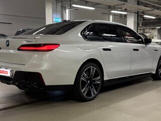 2023 BMW 7 серии M760e xDrive VII (G70), белый, 14000000 рублей, вид 4