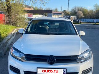 2011 Volkswagen Touareg II, белый, 1650000 рублей, вид 2