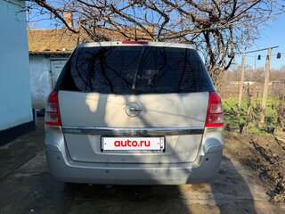 2008 Opel Zafira B Рестайлинг, серебристый, 600000 рублей, вид 3