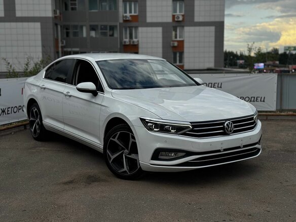 2020 Volkswagen Passat B8 Рестайлинг, белый, 1892000 рублей - вид 2