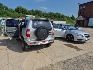 2004 Chevrolet Niva I, серебристый, 350000 рублей, вид 5