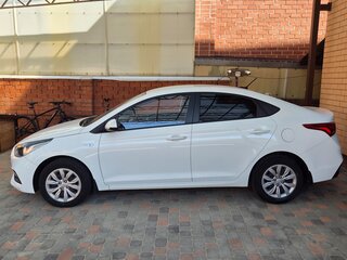 2019 Hyundai Solaris II, белый, 1620000 рублей, вид 2