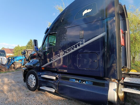 2004 Kenworth T2000, синий, 1500000 рублей - вид 7