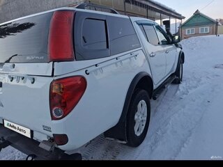 2010 Mitsubishi L200 IV, белый, 1480000 рублей, вид 2