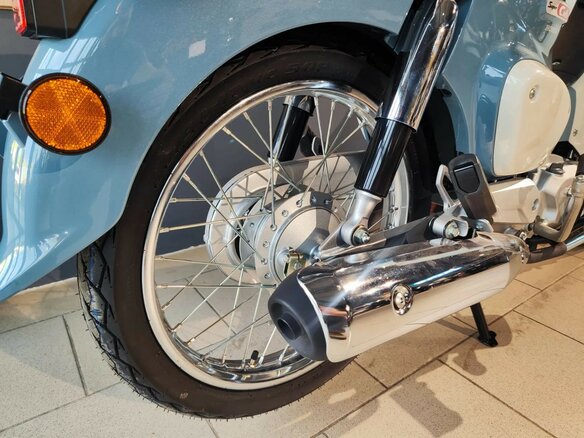 2026 Honda Super Cub, серый, 349900 рублей - вид 10