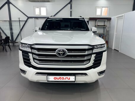 2022 Toyota Land Cruiser 300 Series, белый, 10700000 рублей, вид 4