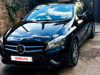 2014 Mercedes-Benz A-Класс 180 III (W176), чёрный, 1270000 рублей, вид 2