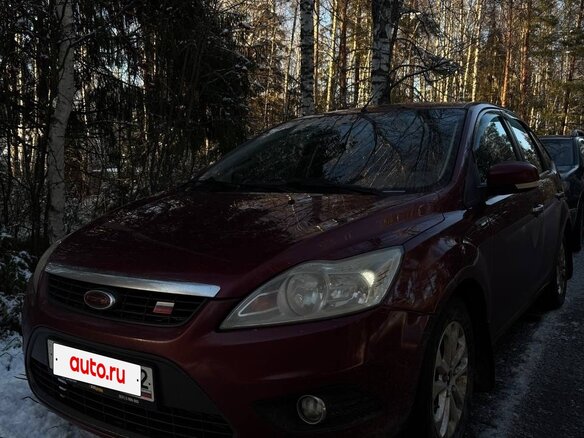 2008 Ford Focus II Рестайлинг, красный, 350000 рублей - вид 1