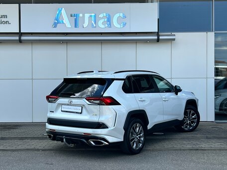 2022 Toyota RAV4 V (XA50), белый, 3490000 рублей, вид 2