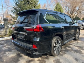 2021 Lexus LX 570 III Рестайлинг 2, чёрный, 6700000 рублей, вид 4