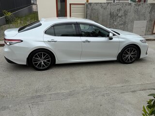 2021 Toyota Camry VIII (XV70) Рестайлинг, белый, 2800000 рублей, вид 2