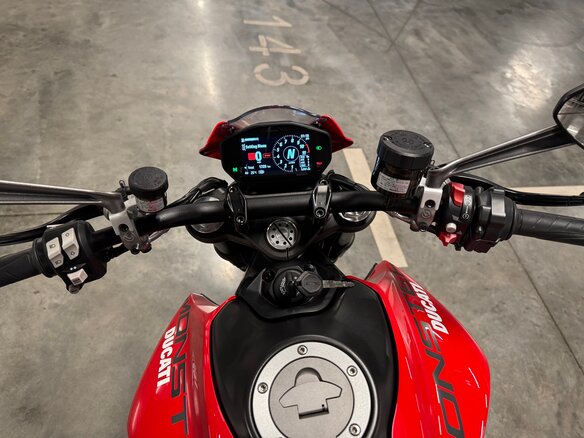 2023 Ducati Monster 937, красный, 1100000 рублей - вид 10