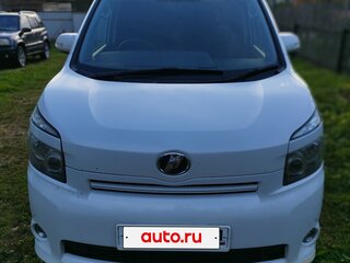 2007 Toyota Voxy II (R70), белый, 1520000 рублей, вид 2