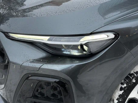 2025 Audi Q5 40 TDI III (GU), серый, 8700000 рублей, вид 4