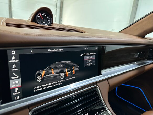 2017 Porsche Panamera 4S II, чёрный, 5850000 рублей - вид 25