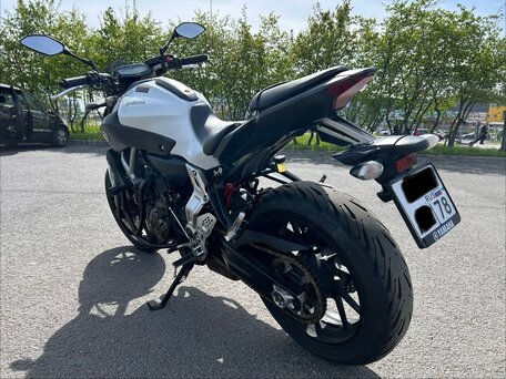 2015 Yamaha MT-07 (FZ-07), белый, 550000 рублей, вид 3
