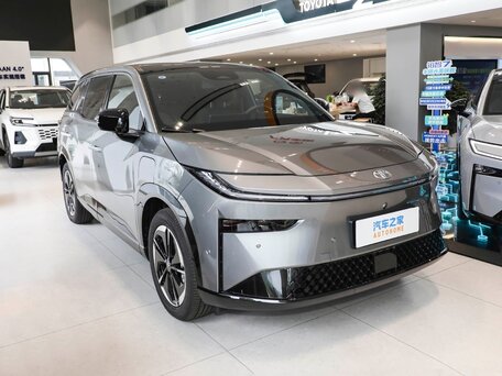2026 Toyota bZ3X 58.3 kWh, серый, 2650000 рублей, вид 3